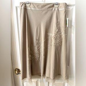 Vintage DStudio Beige skirt with detailed stitching.